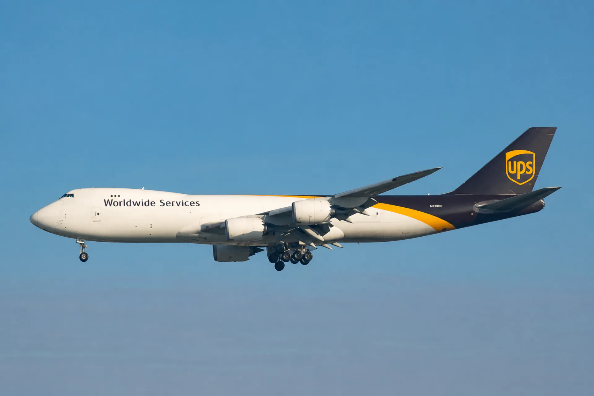 Air vs ocean freight: the break-even by weight, value, and time