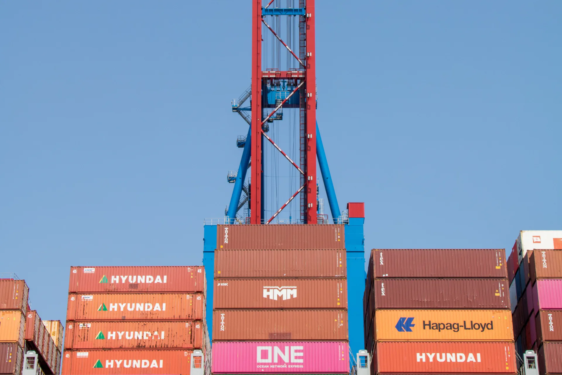 Commercial invoice: what CBP requires and what mistakes cost